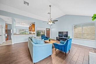 12727 Ashford Knoll Dr in Houston, TX - Building Photo - Building Photo