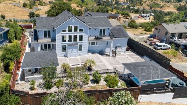 1493 Mark West Springs Rd in Santa Rosa, CA - Building Photo - Building Photo