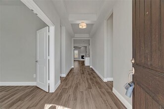 9237 Trammel Davis Rd in Fort Worth, TX - Foto de edificio - Building Photo