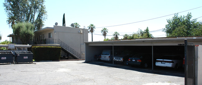 217 W Cypress Ave in Monrovia, CA - Foto de edificio - Building Photo