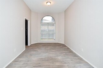 2406 Garden Creek Dr in Arlington, TX - Building Photo - Building Photo