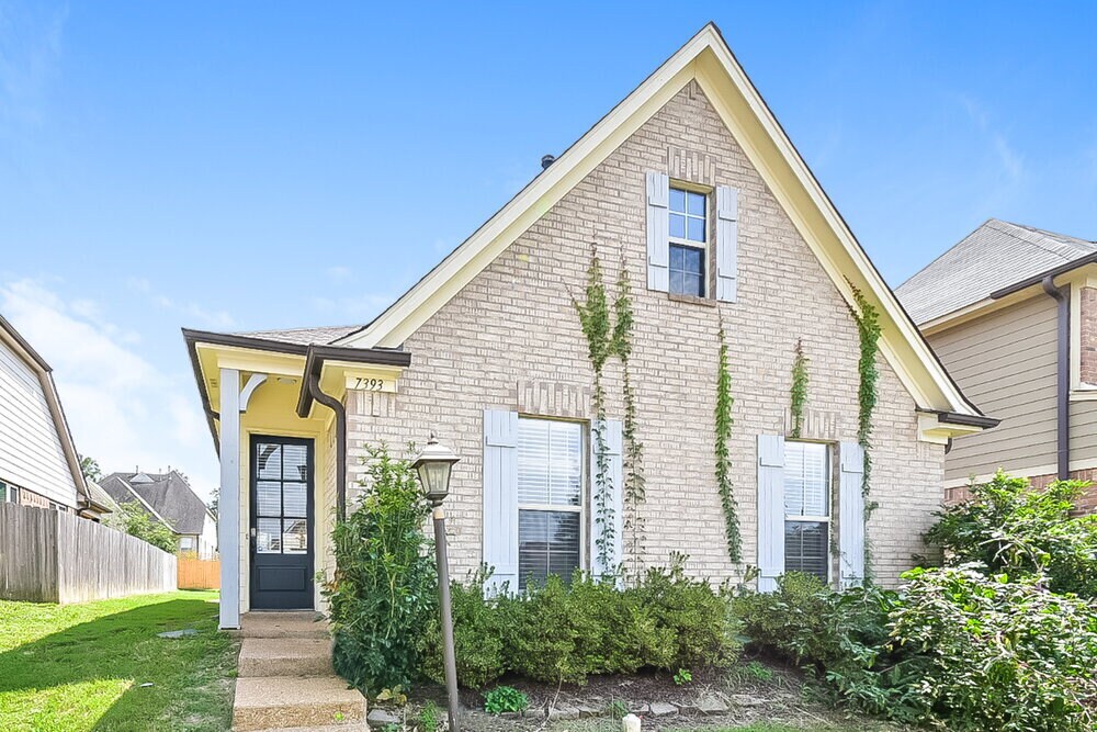 7393 Brentridge Dr in Cordova, TN - Building Photo
