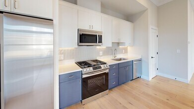5 Adamson St, Unit 3 in Boston, MA - Building Photo - Building Photo