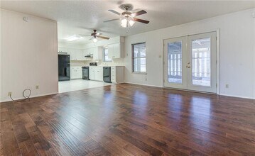 8424 Jamestown Dr in Austin, TX - Building Photo - Building Photo