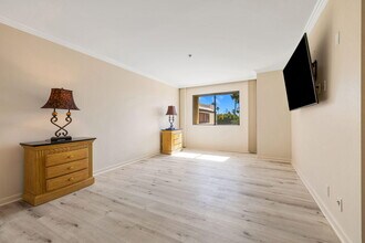 200 E Racquet Club Rd in Palm Springs, CA - Building Photo - Building Photo