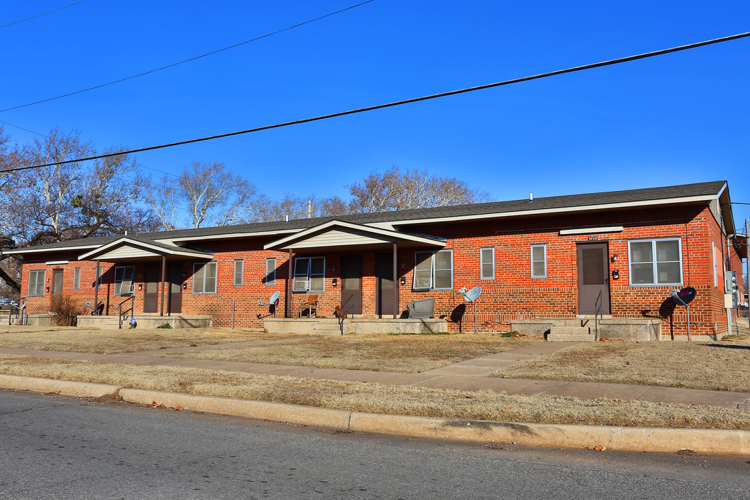 Will Rogers Courts in Oklahoma City, OK - Building Photo