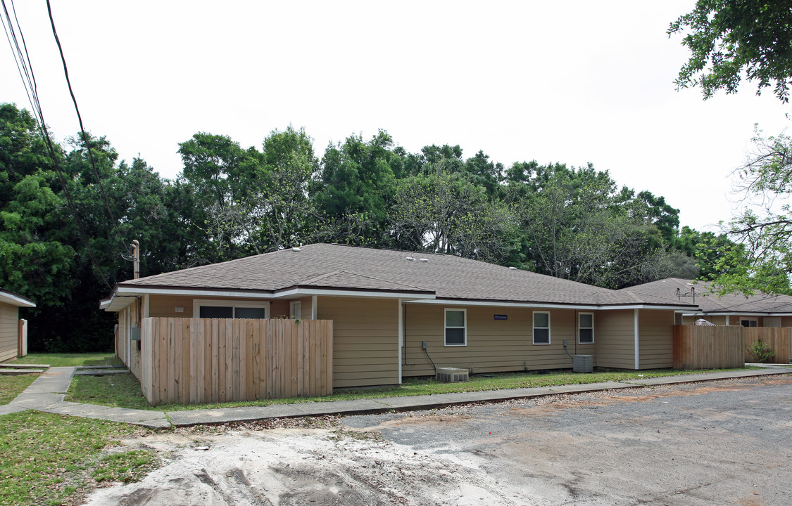 1913 Lansing Dr in Pensacola, FL - Building Photo