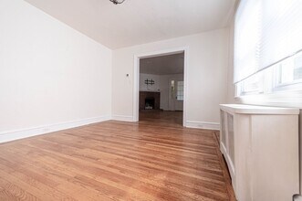 358 E Spring Ave in Ardmore, PA - Building Photo - Building Photo