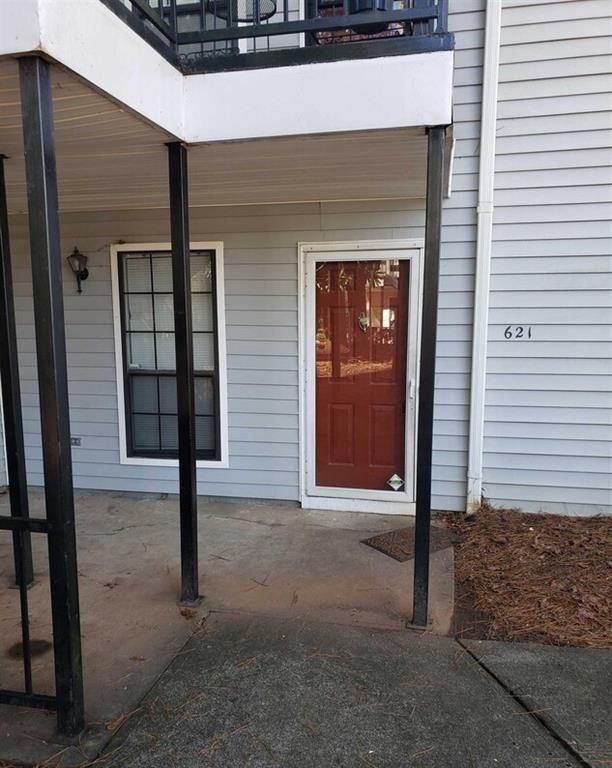 621 Windchase Ln in Stone Mountain, GA - Foto de edificio - Building Photo