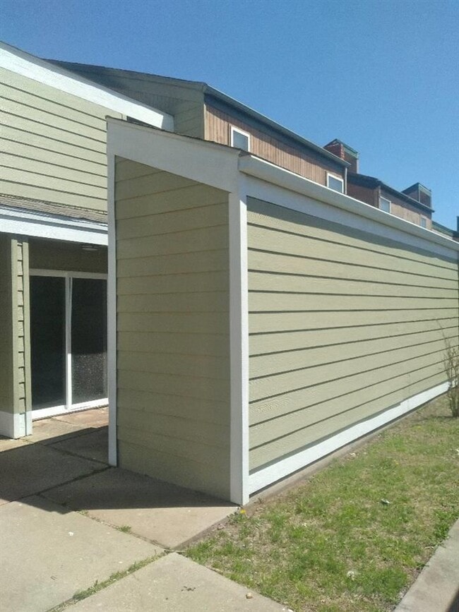 7011 SW Westchester Cir in Lawton, OK - Building Photo - Building Photo