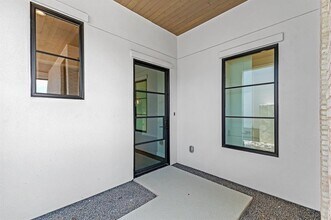 6802 Adeline Wy in Austin, TX - Building Photo - Building Photo