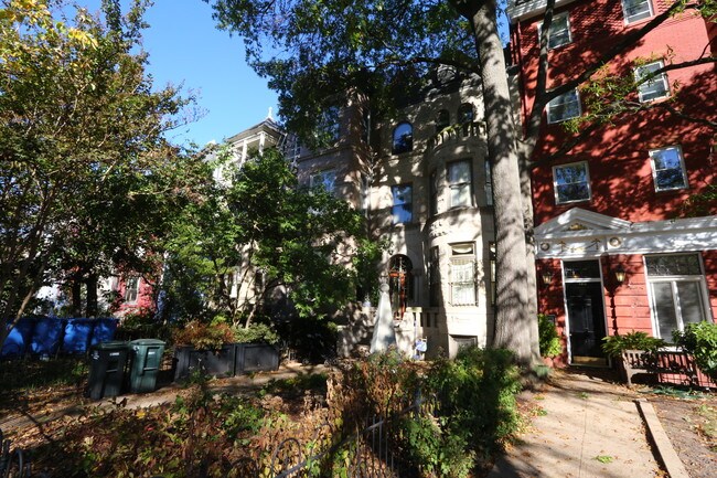 1016 E Capitol St NE in Washington, DC - Building Photo - Building Photo
