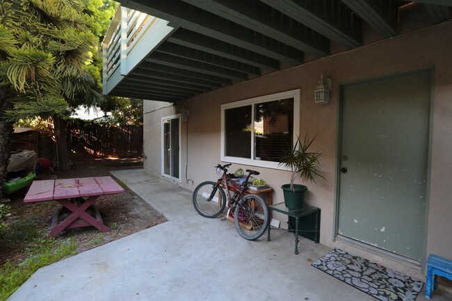 103 Avenida Dolores in San Clemente, CA - Foto de edificio - Building Photo