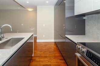 906 E 2nd St in Boston, MA - Building Photo - Building Photo