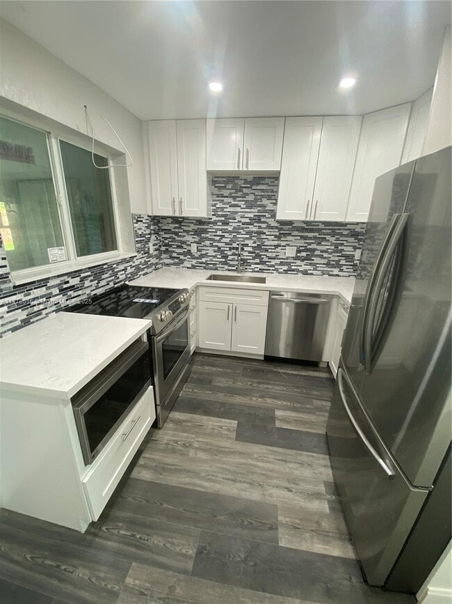 property at 284 SE 6th Ave