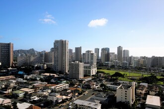 2100 Date St in Honolulu, HI - Building Photo - Building Photo