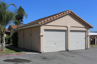 522 W California Ave in Vista, CA - Building Photo - Building Photo