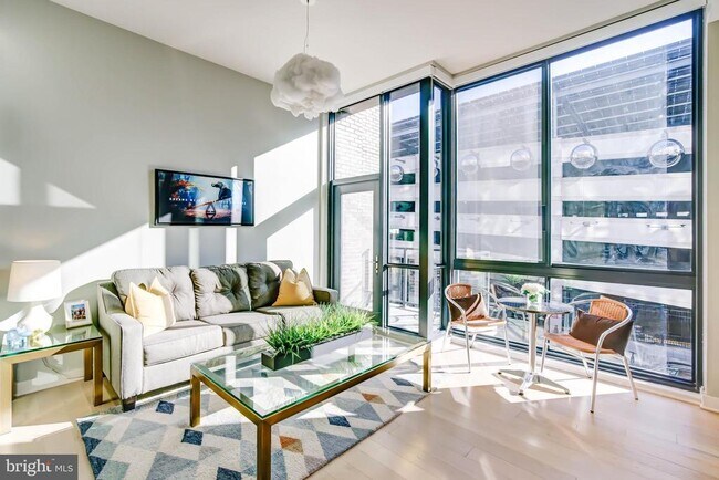 property at 70 N St SE
