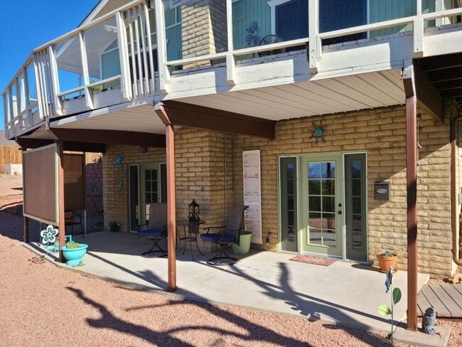 property at 1915 Manzanita Trail