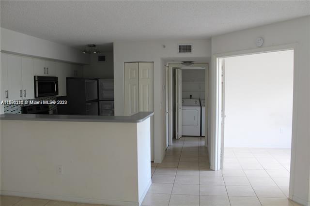 11177 SW 8th St, Unit 206 in Pembroke Pines, FL - Building Photo - Building Photo