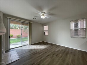 10617 Englewood Cliffs Ave in Las Vegas, NV - Building Photo - Building Photo