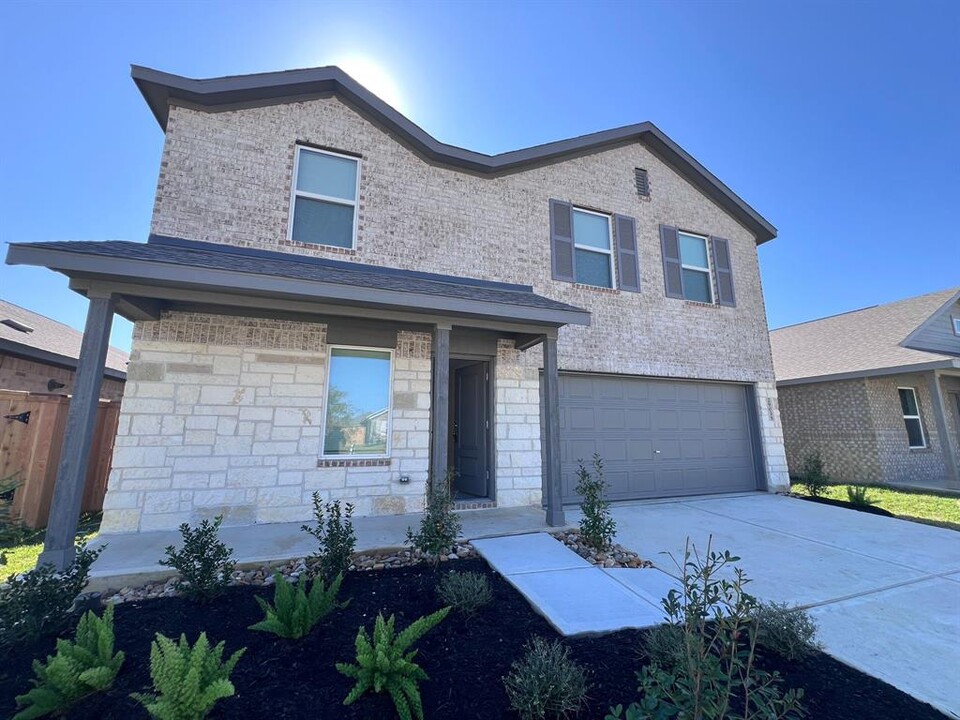 29035 Rolling Tundra Wy in Hockley, TX - Foto de edificio