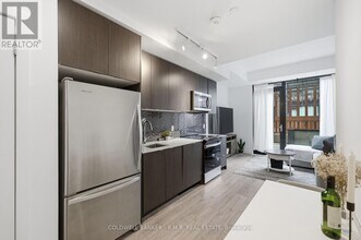 1610 Charles St in Whitby, ON - Building Photo - Building Photo