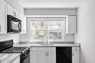 227 S 7th Ave in Highland Park, NJ - Building Photo - Building Photo