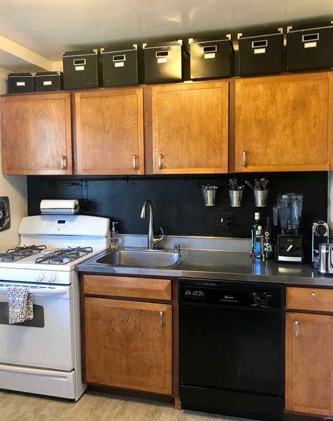 Morene Apartments in Arlington, VA - Foto de edificio - Building Photo