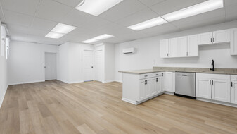 2827 Brownsville Rd, Unit Apt 1 in Pittsburgh, PA - Building Photo