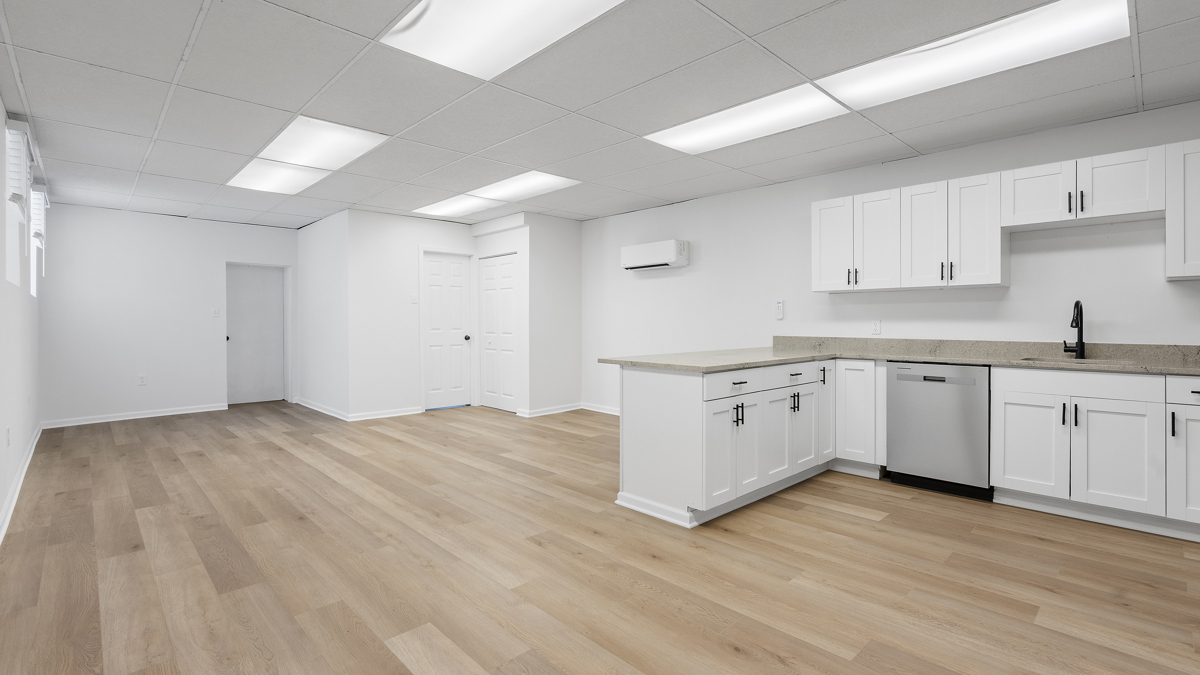 2827 Brownsville Rd, Unit Apt 1 in Pittsburgh, PA - Building Photo