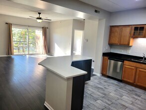 3451 N Carriageway Dr in Arlington Heights, IL - Building Photo - Building Photo