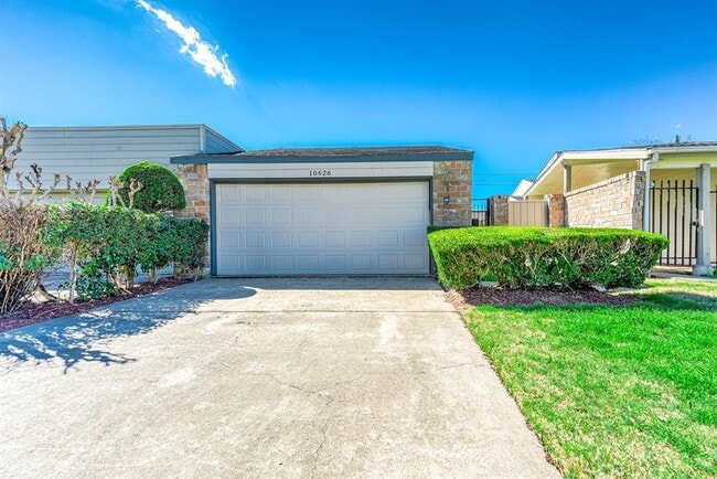 10626 Sandpiper Dr in Houston, TX - Building Photo - Building Photo