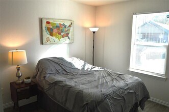 9205 Kentshire Dr-Unit -B in Houston, TX - Building Photo - Building Photo