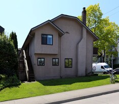 1920 Yew St in Vancouver, BC - Building Photo
