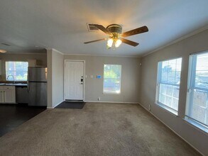 2511 Kavasar Dr in Dallas, TX - Building Photo - Building Photo