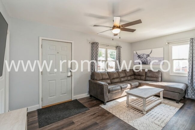 2935 Indianapolis Ave in Des Moines, IA - Building Photo - Building Photo