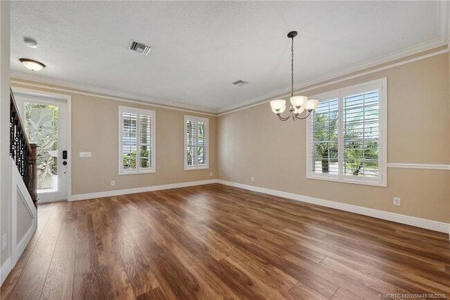 property at 521 SW Akron Ave
