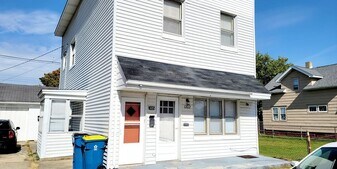 1202 W 7th St in Mishawaka, IN - Building Photo
