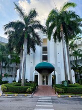 10750 NW 66th St in Doral, FL - Building Photo - Building Photo