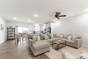 Sandstone Pointe in Bonner Springs, KS - Building Photo