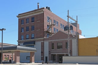 527-529 Commercial St in Emporia, KS - Building Photo - Building Photo