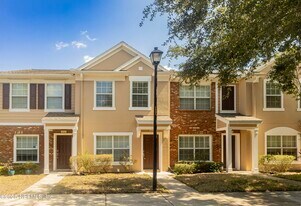 8087 Summerside Cir in Jacksonville, FL - Building Photo