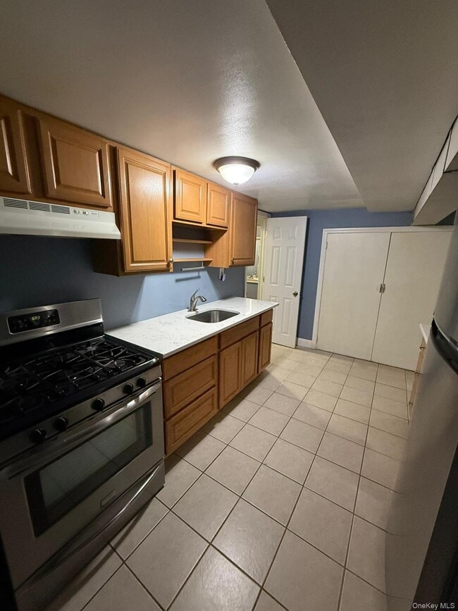 355 W 22nd St in Deer Park, NY - Building Photo - Building Photo