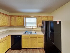 875 Maher Dr in Lancaster, OH - Building Photo - Building Photo