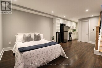 35 Cloverdale Rd in Toronto, ON - Building Photo - Building Photo