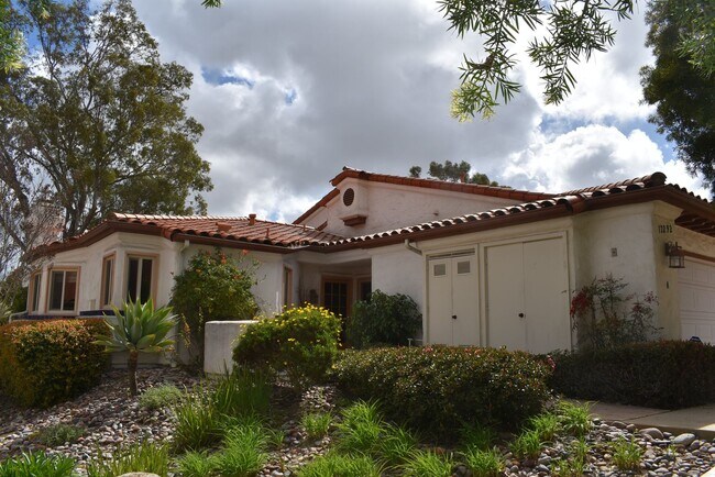 12292 Paseo Lucido in San Diego, CA - Building Photo - Building Photo