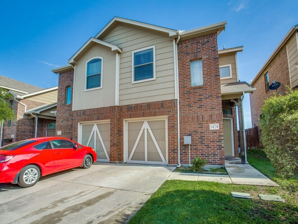 8424-8426 Jay St in White Settlement, TX - Building Photo