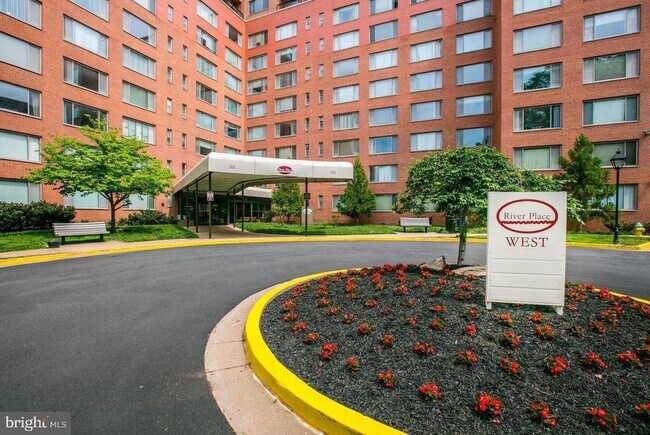 property at 1111 Arlington Blvd