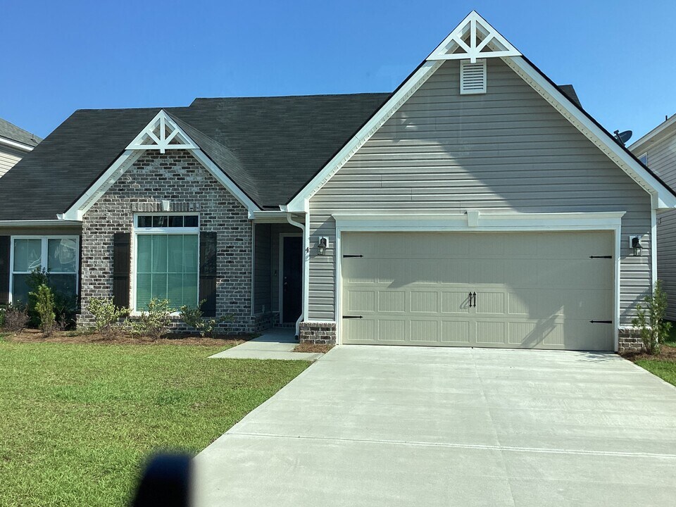 4 Buxton Ave in Savannah, GA - Building Photo